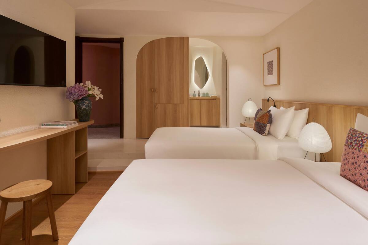 Square Suite Twin #1