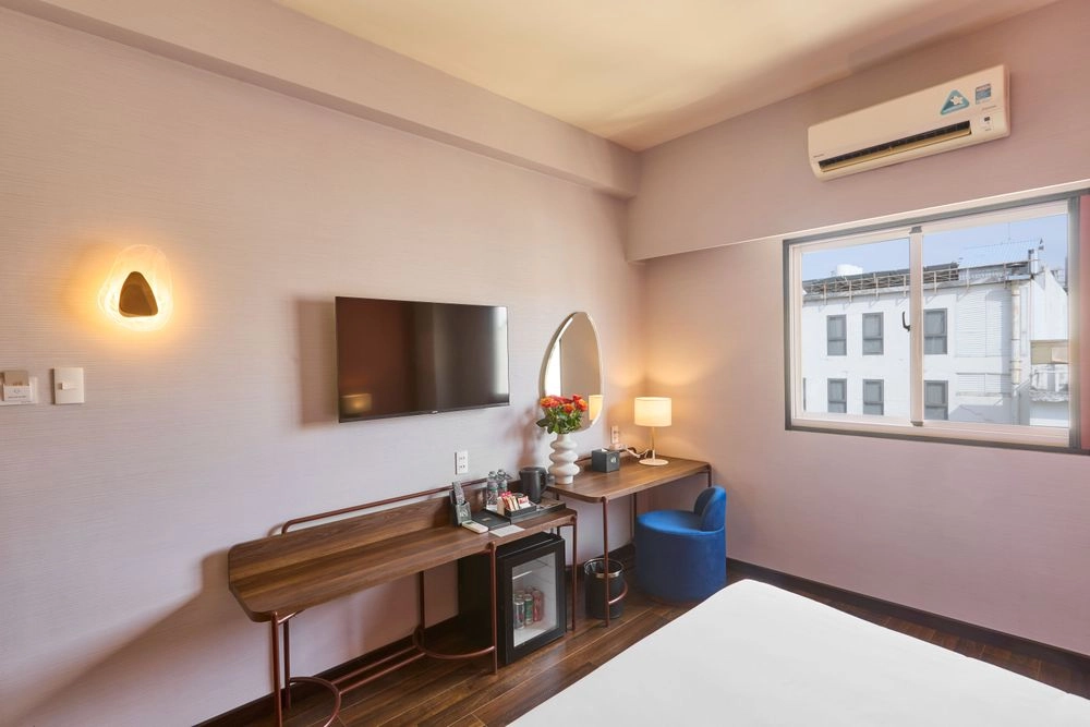 Premium Double With Window #6