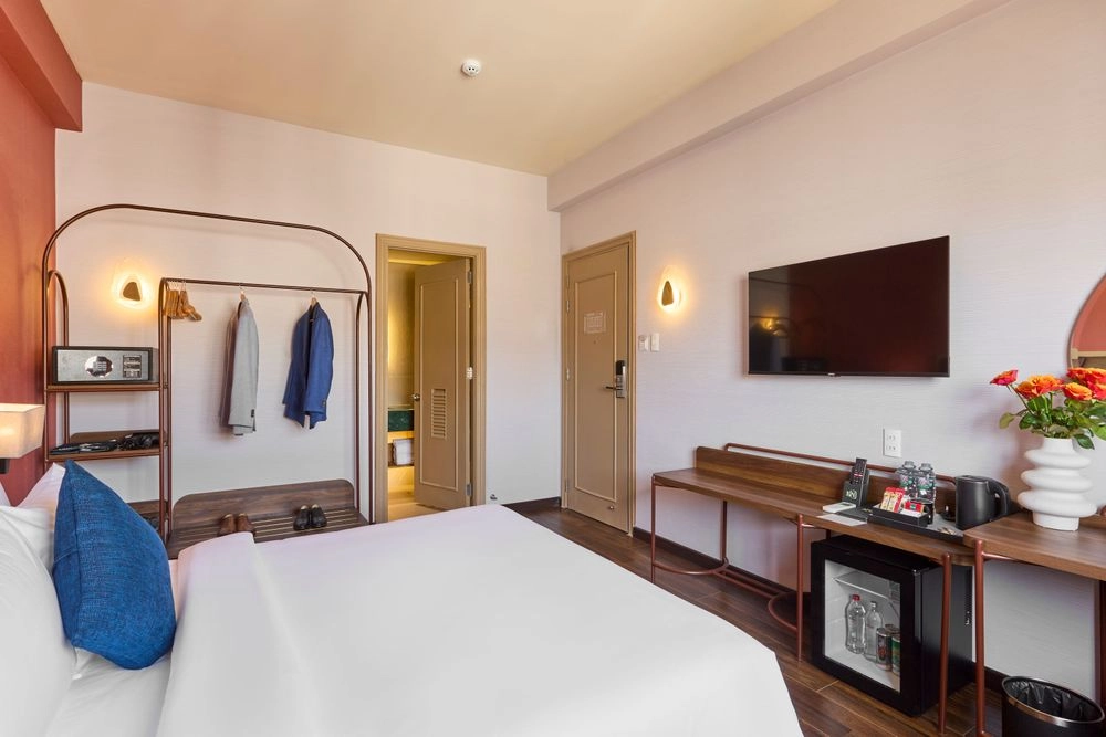 Premium Double With Window #1