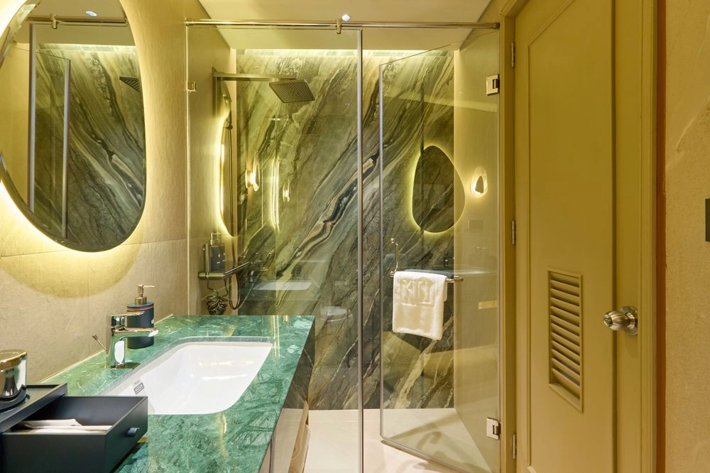 Premium Double With Window #8