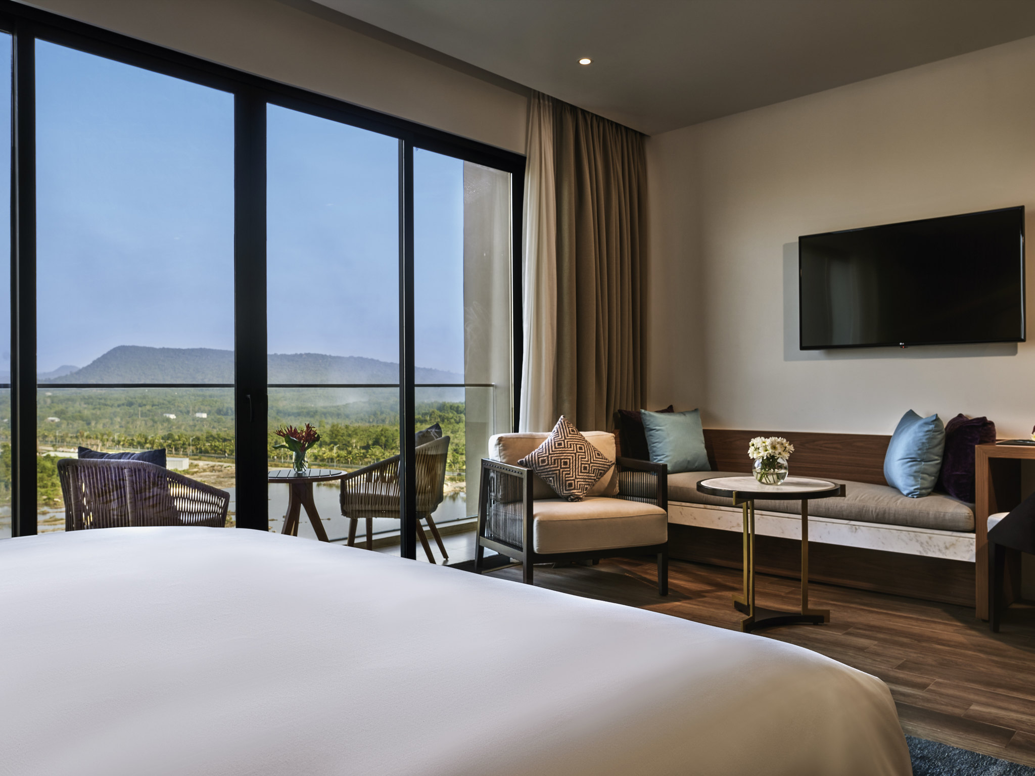 Studio King Room with Balcony #2