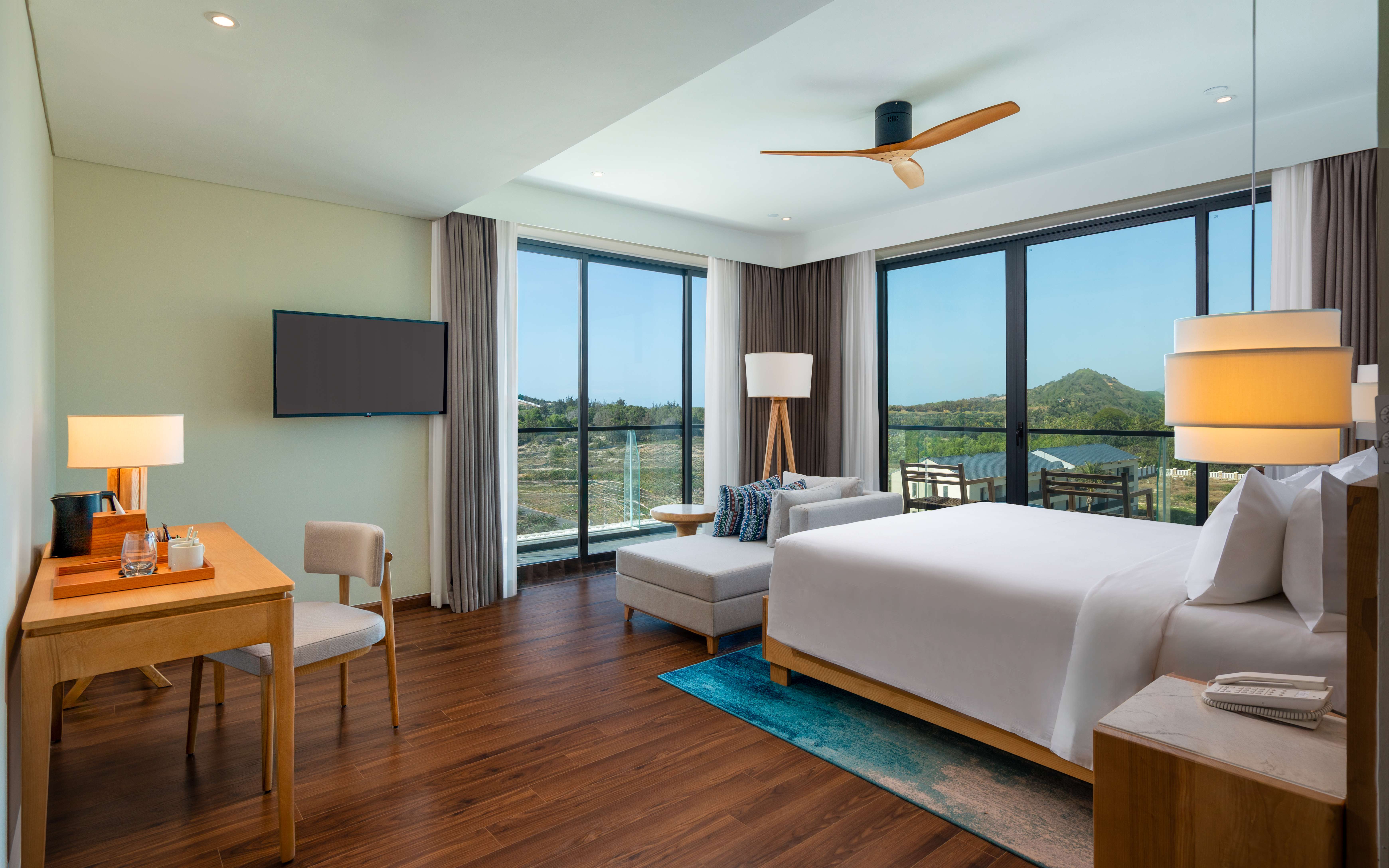 Superior Corner Room #3
