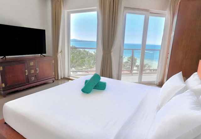 Deluxe Double Ocean View #2