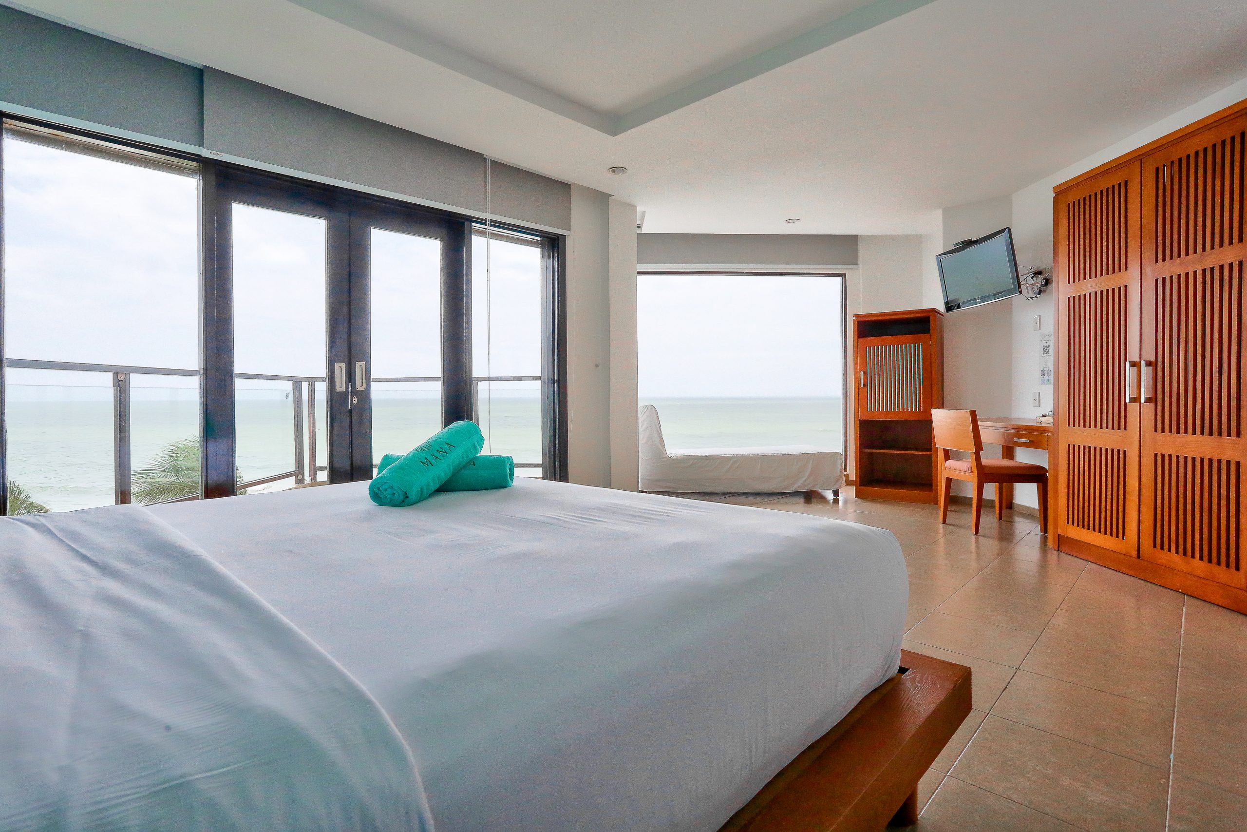 Suite Penthouse Ocean Font #3